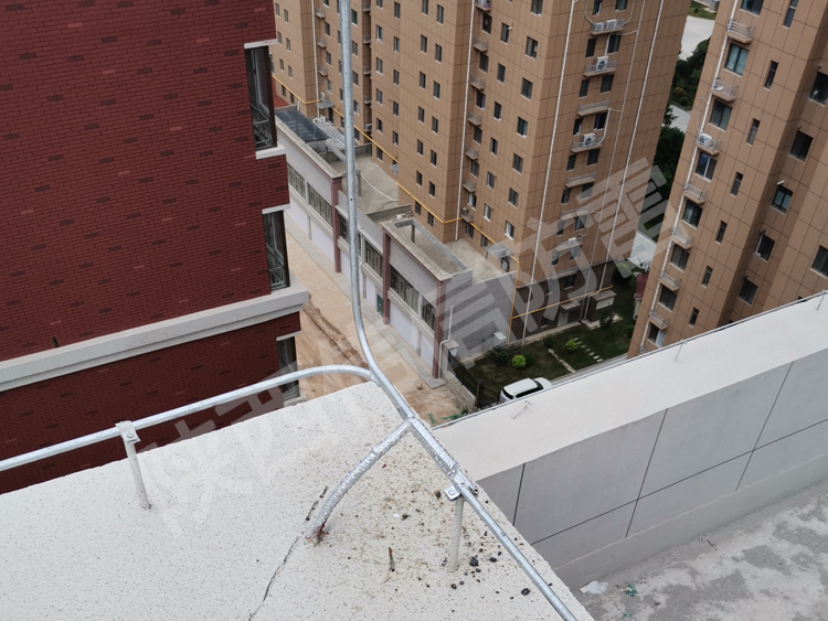 銅川新區(qū)金陽林小鎮(zhèn)住宅防雷檢測現場圖2