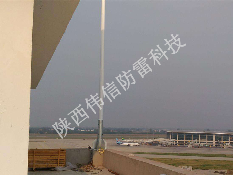 11米玻璃鋼避雷針，機(jī)場專用避雷針產(chǎn)品展示三